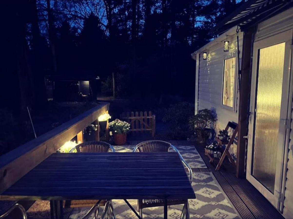 Knus Chalet Midden In De Bossen Nunspeet Eksteriør billede